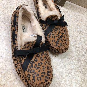 Ugg  Authentic  women’s  slippers Size 7
